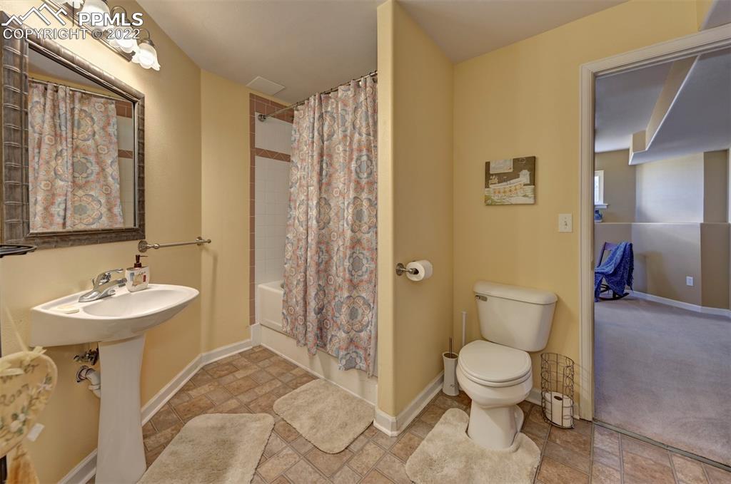 Listing 8640116, Image 39 of 50