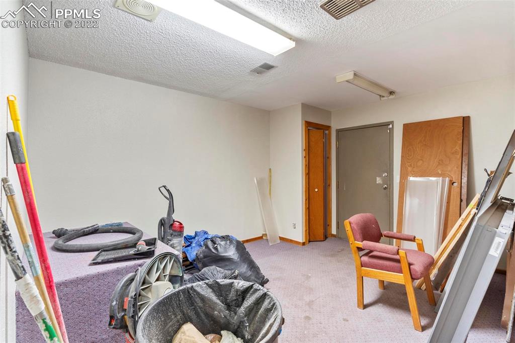 Listing 8640223, Image 14 of 30