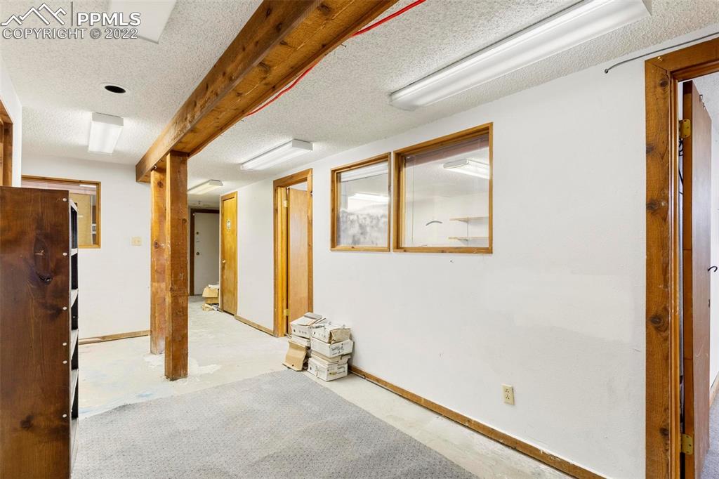 Listing 8640223, Image 24 of 30