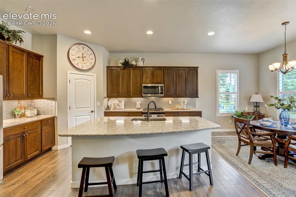 Image 11 of 50: Kitchen