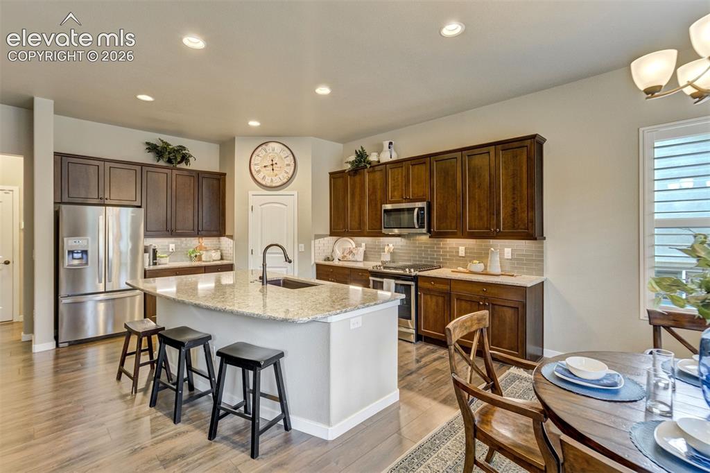 Image 12 of 50: Kitchen