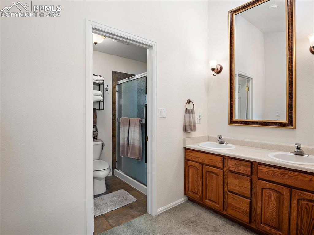 Image 11 of 41: Bathroom