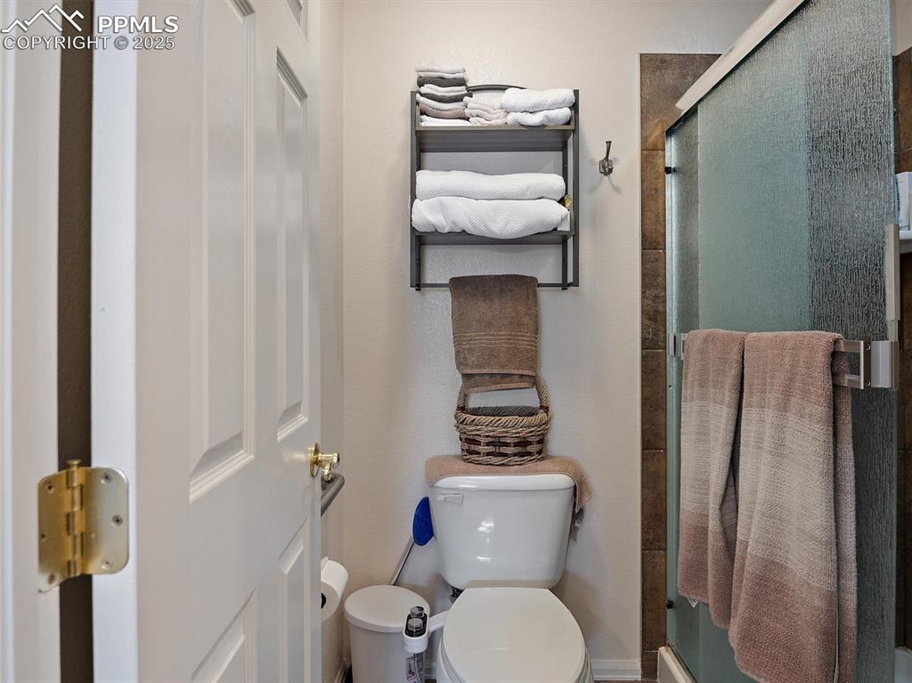 Image 13 of 41: Bathroom