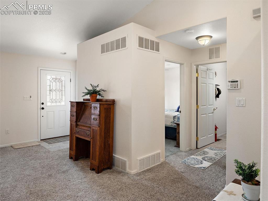 Image 28 of 41: Entry