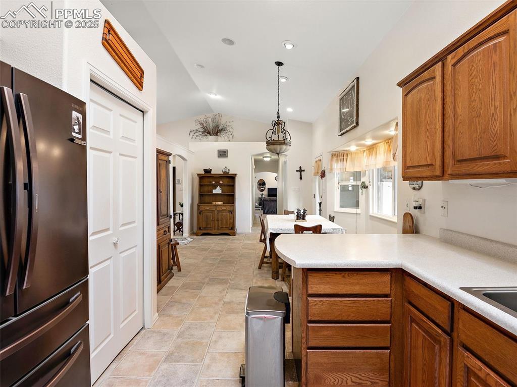 Image 5 of 41: Kitchen