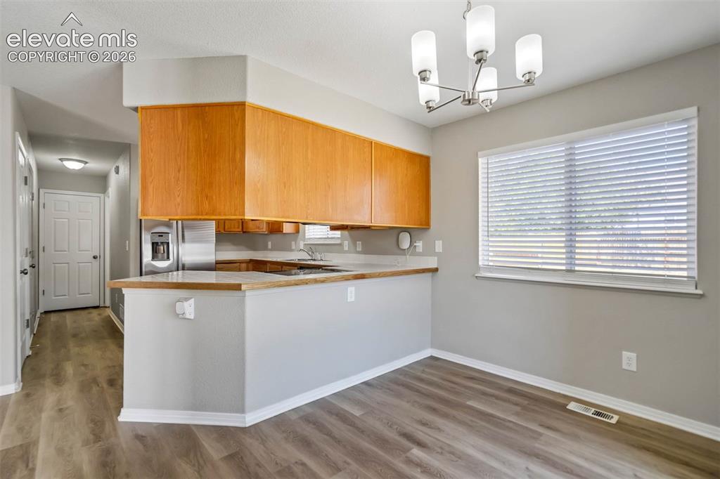 Image 10 of 41: Kitchen