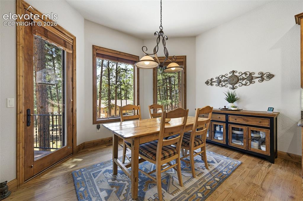Image 12 of 43: Dining Area