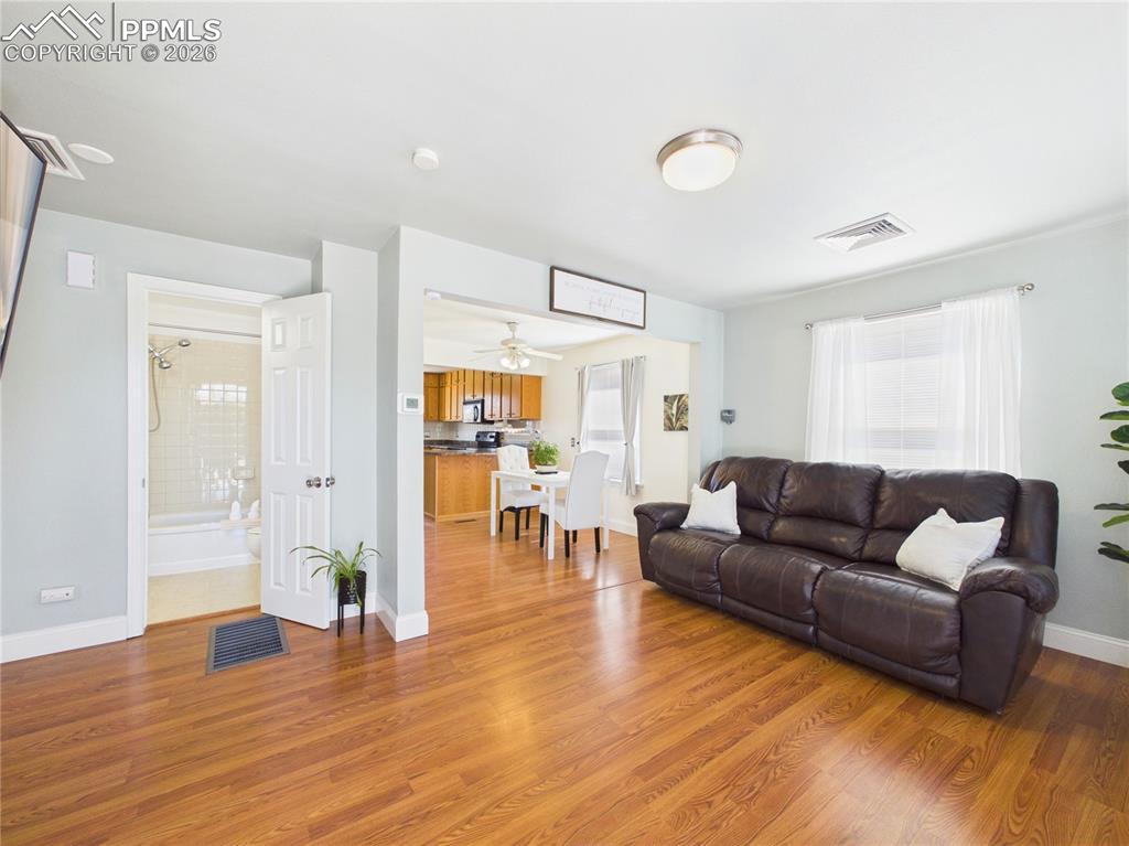 Image 5 of 40: Living Room