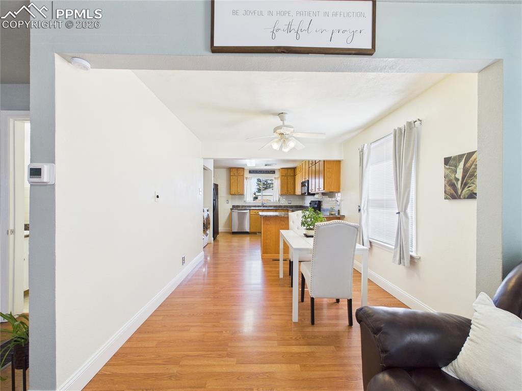 Image 9 of 40: Dining Area