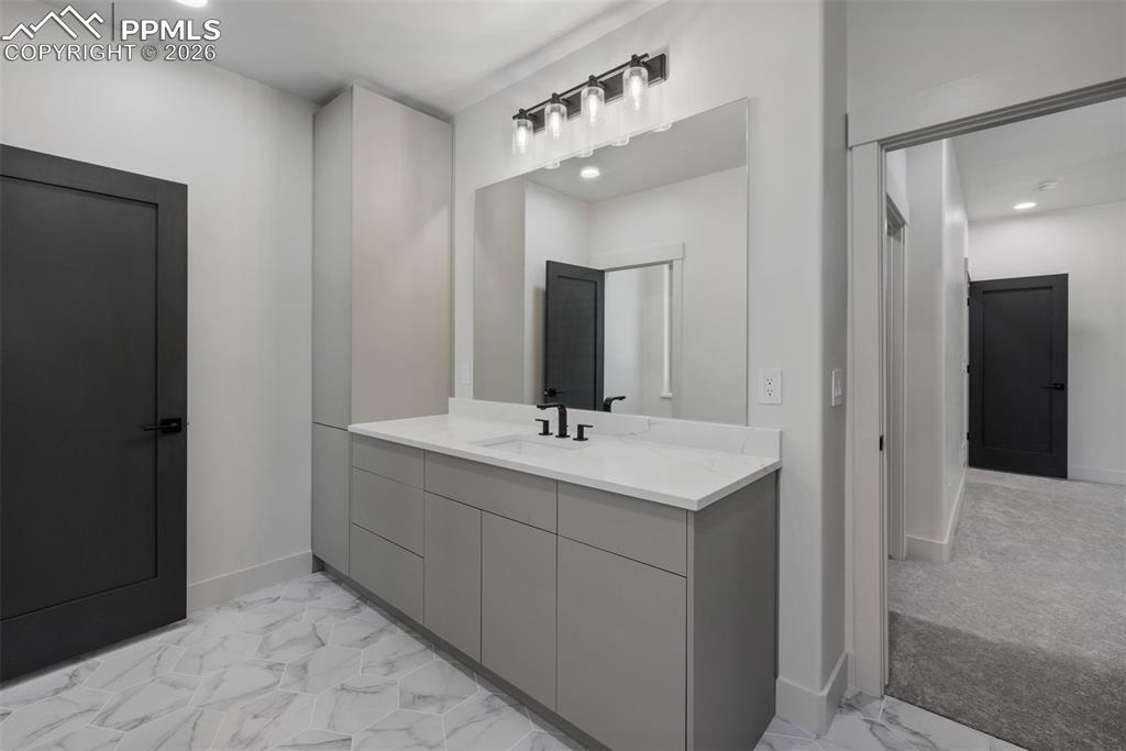 Image 30 of 45: Bathroom