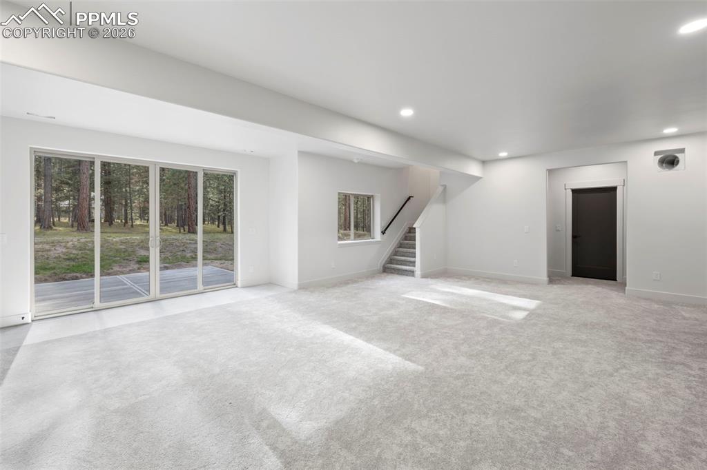 Image 37 of 45: Living Room