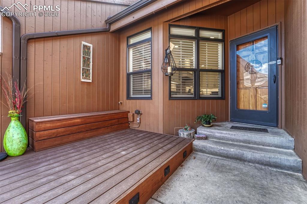 Image 11 of 42: Entry