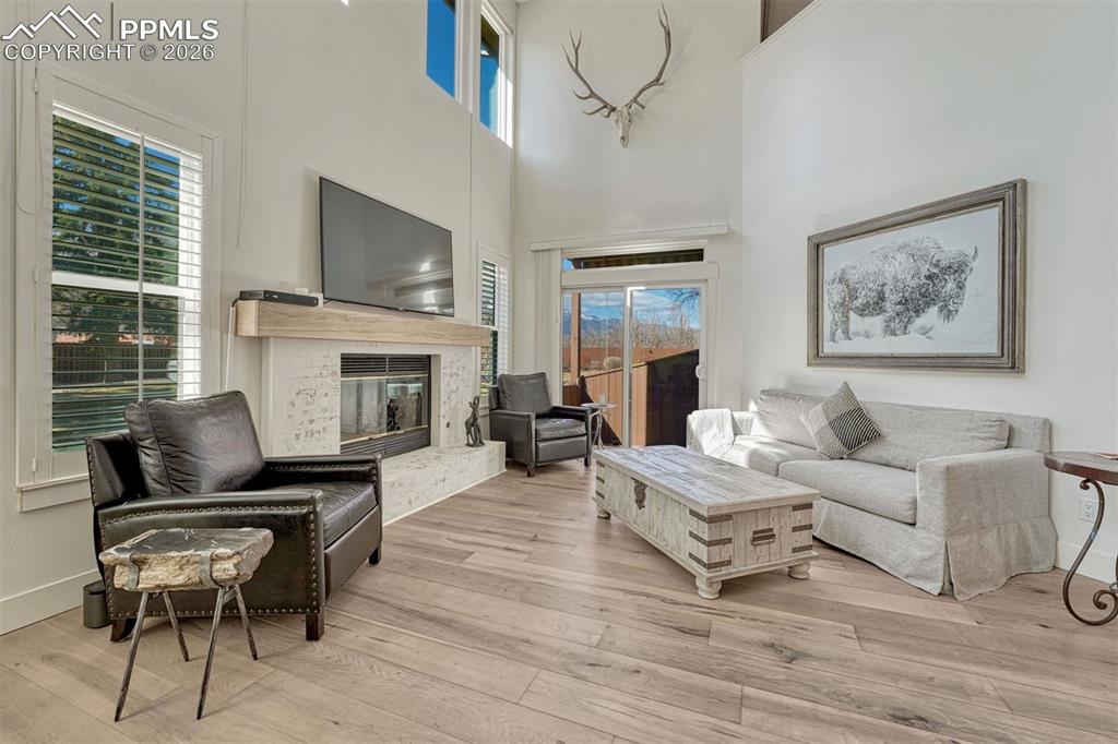 Image 18 of 42: Living Room