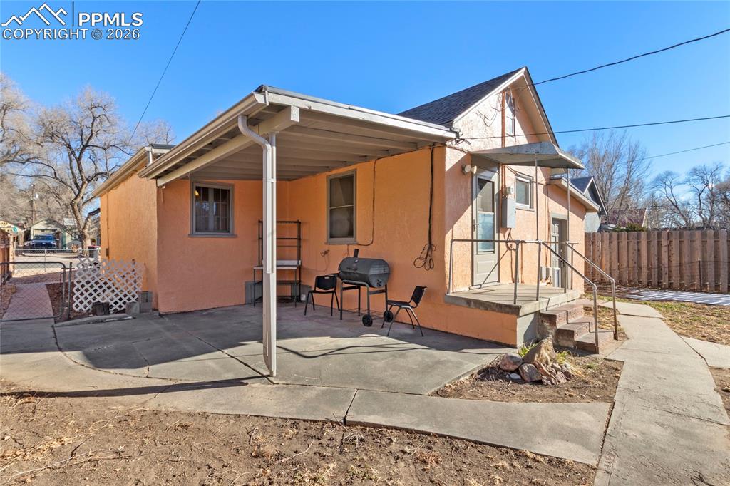 Image 24 of 28: Back of Structure