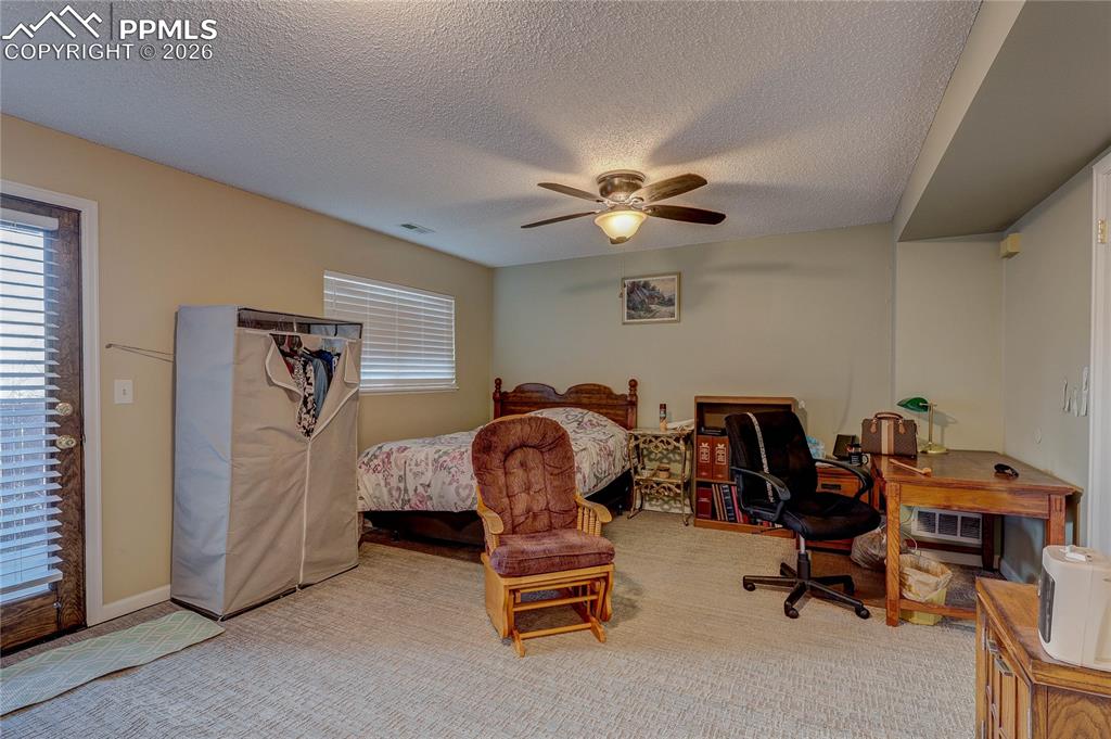 Image 10 of 24: Bedroom