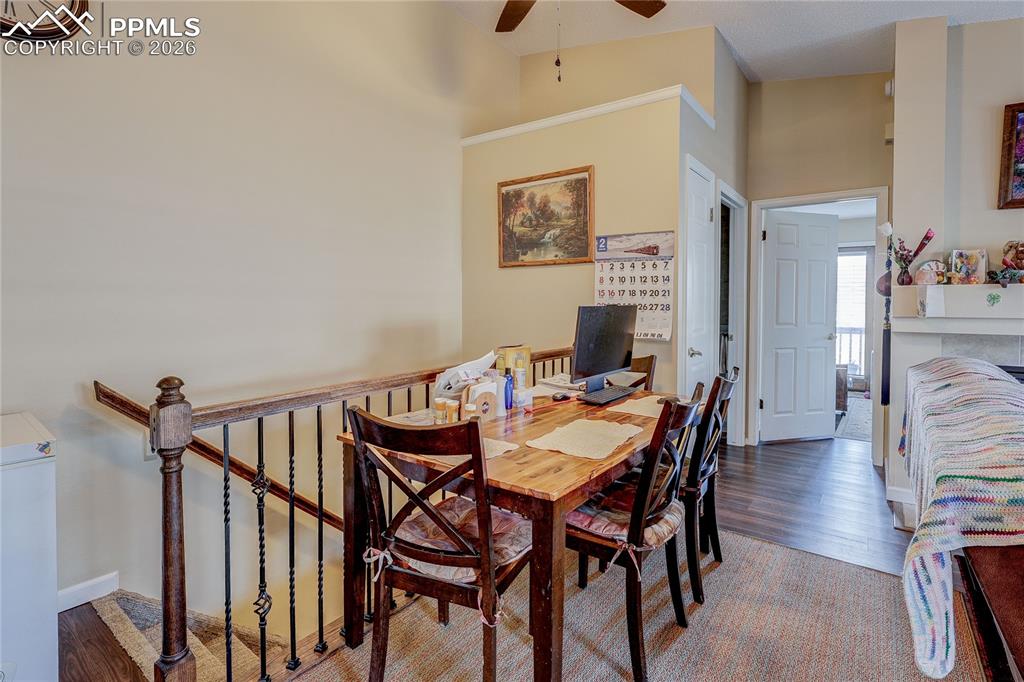 Image 3 of 24: Dining Area