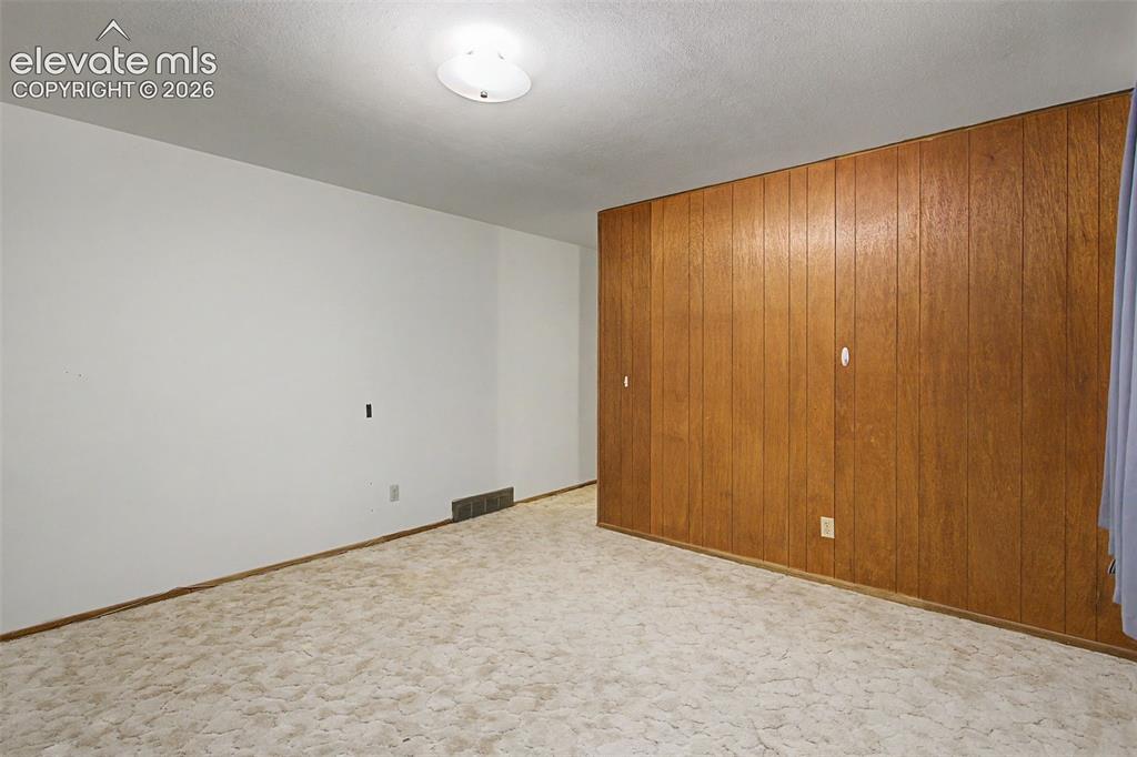 Image 18 of 33: Bedroom