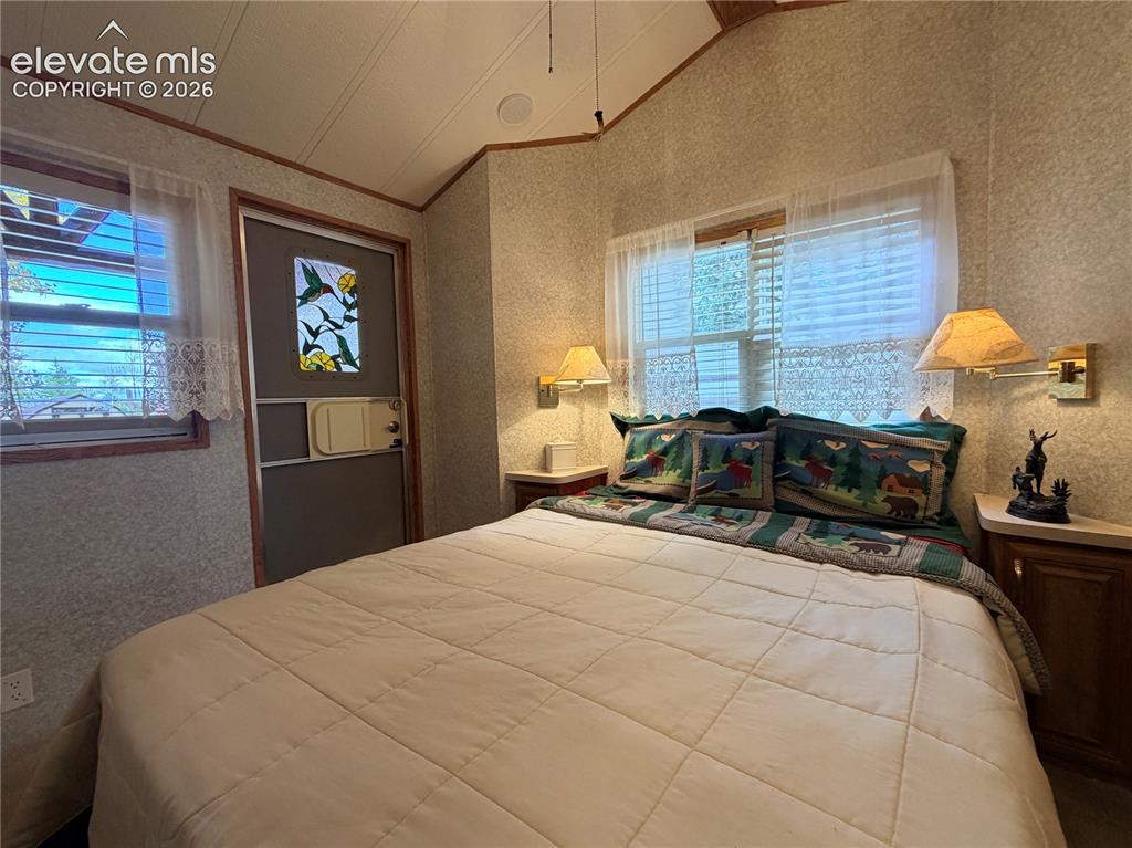 Image 13 of 21: Bedroom