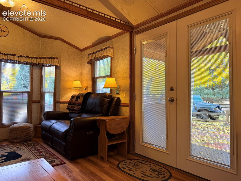 Image 5 of 21: Entry