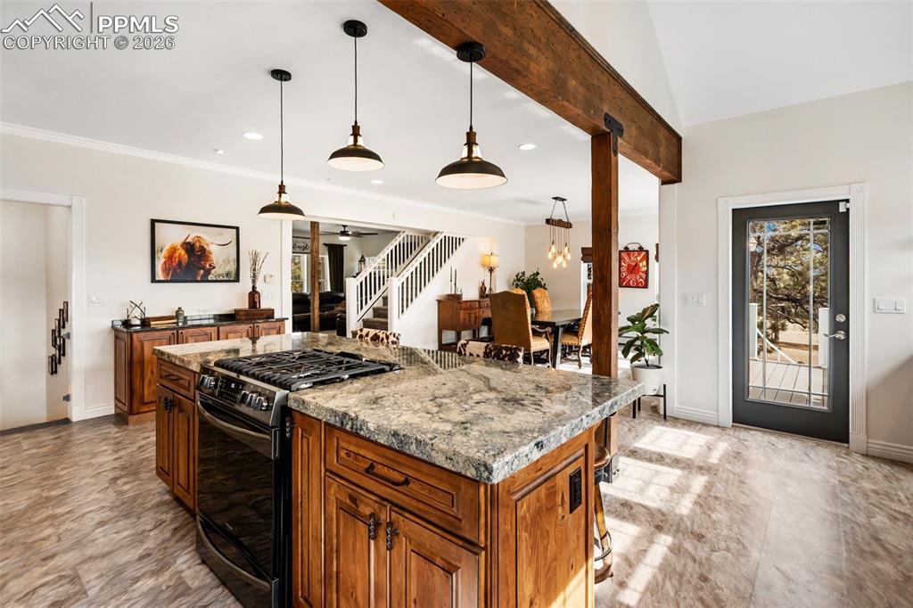 Image 14 of 50: Kitchen gas stove