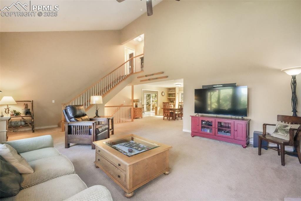 Image 9 of 50: Living Room