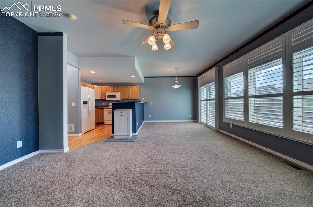 Image 23 of 48: Living Room