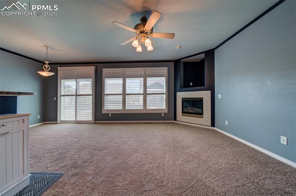 Image 25 of 48: Living Room