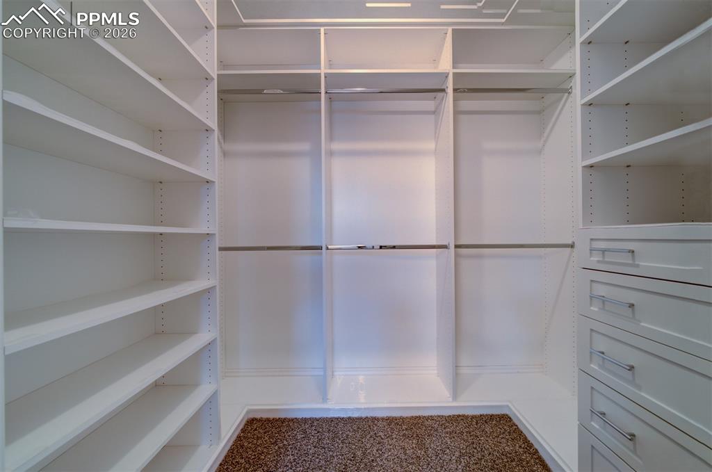 Image 35 of 48: Closet