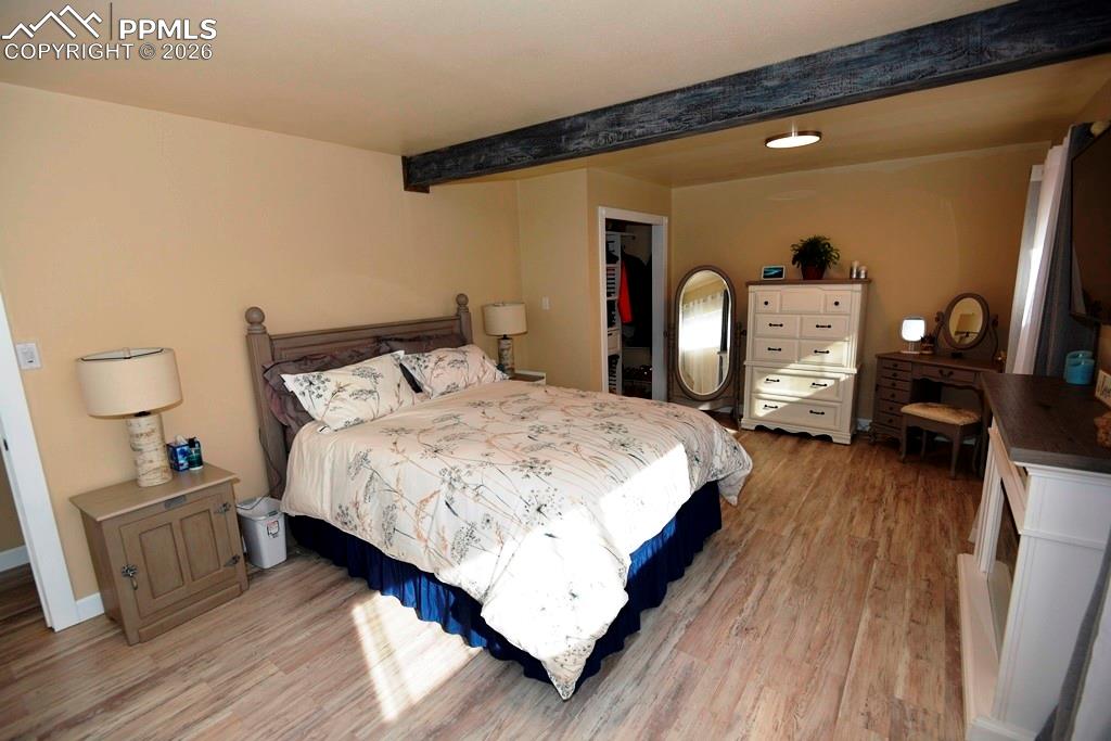 Image 11 of 41: Master