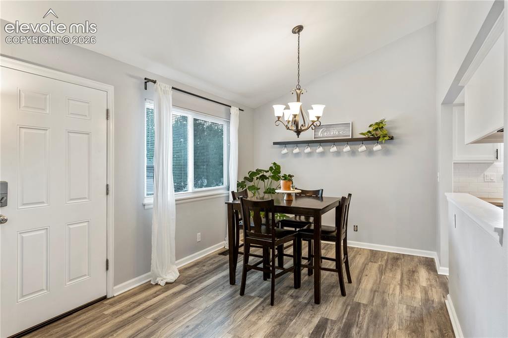 Image 10 of 20: Separate dining area