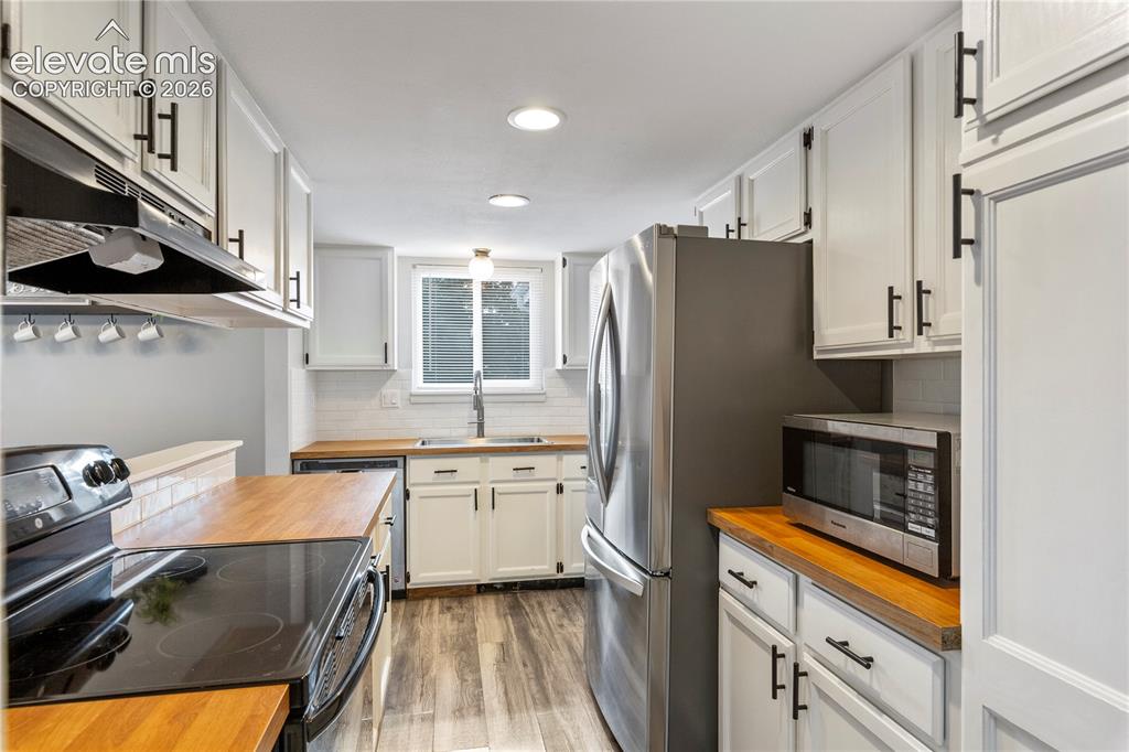 Image 8 of 20: All appliances are included