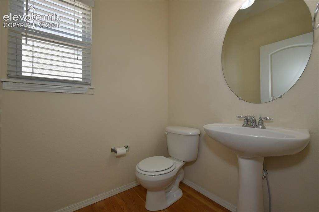 Image 14 of 32: Bathroom