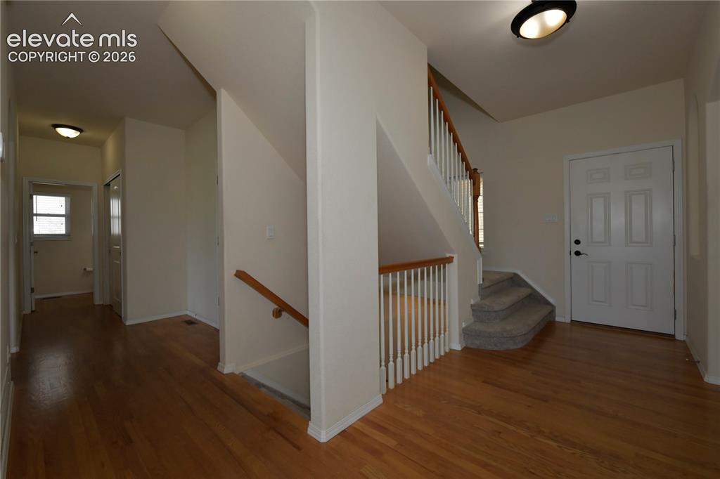 Image 3 of 32: Entry