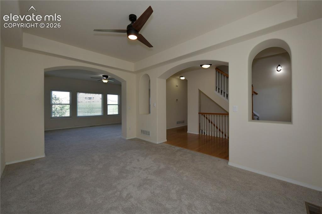 Image 4 of 32: Dining Room
