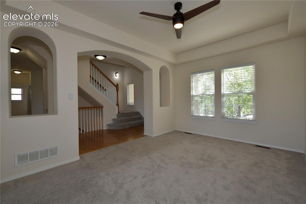 Image 5 of 32: Dining Room