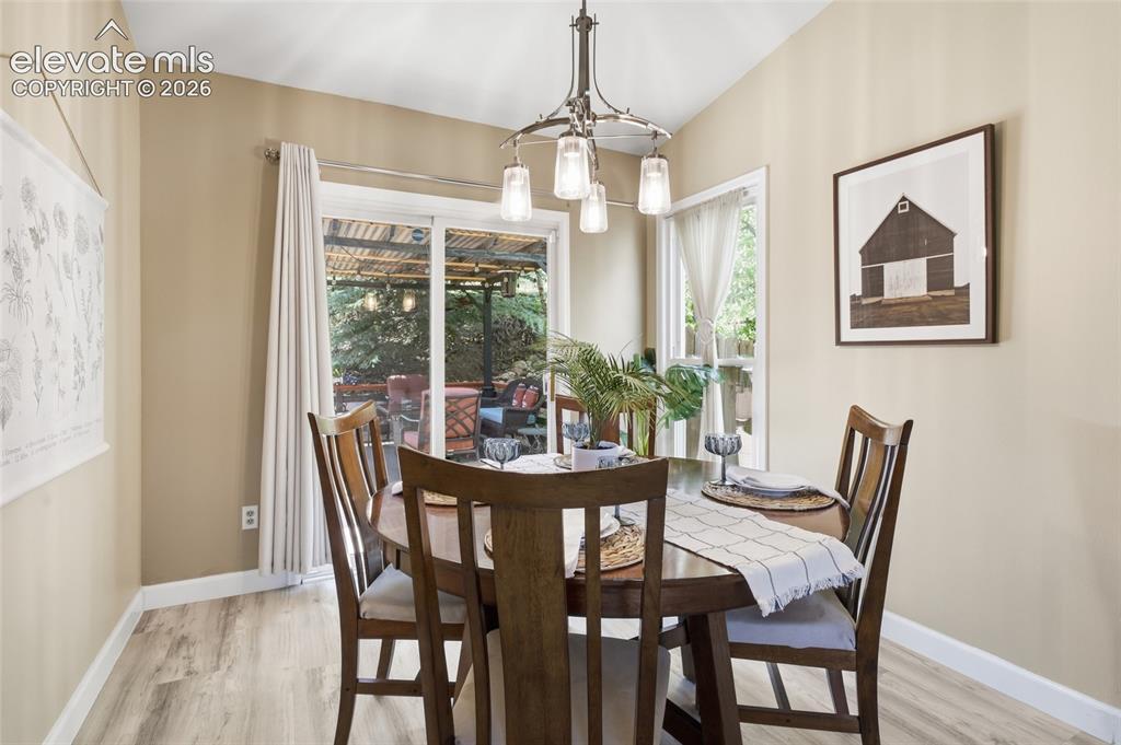 Image 19 of 50: Dining Area
