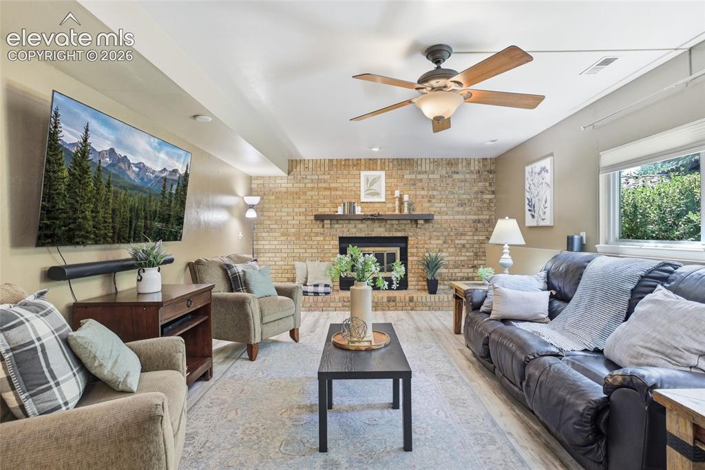 Image 9 of 50: Family Room