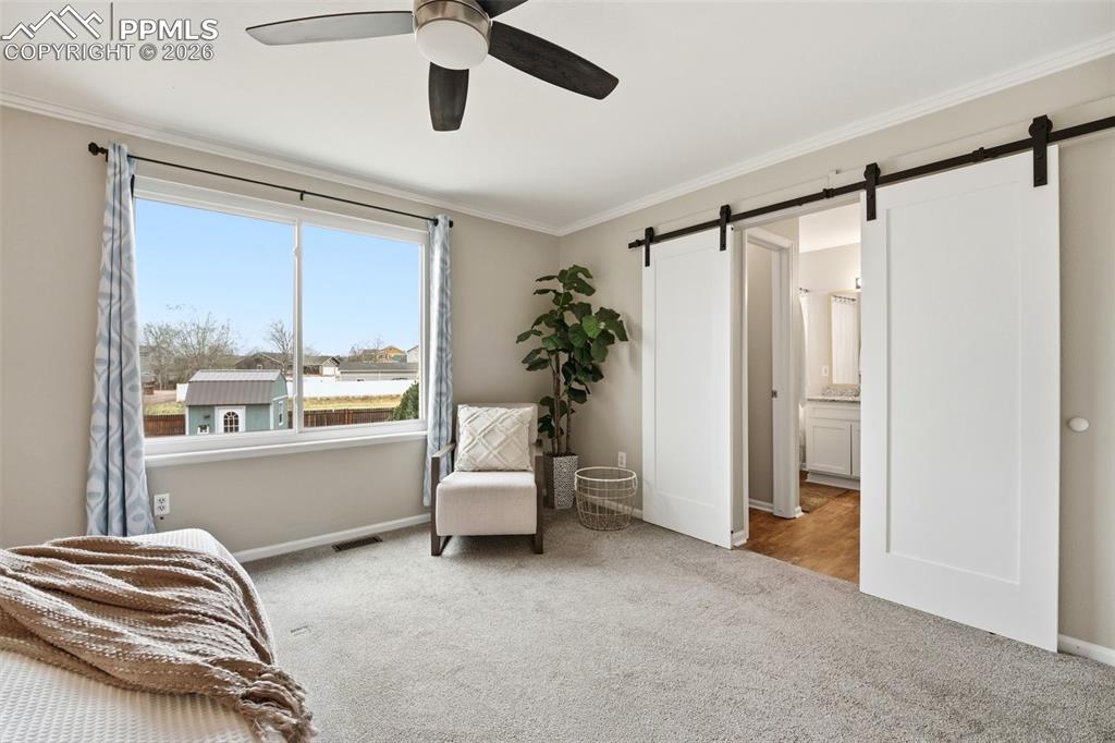 Image 21 of 42: Sitting Room