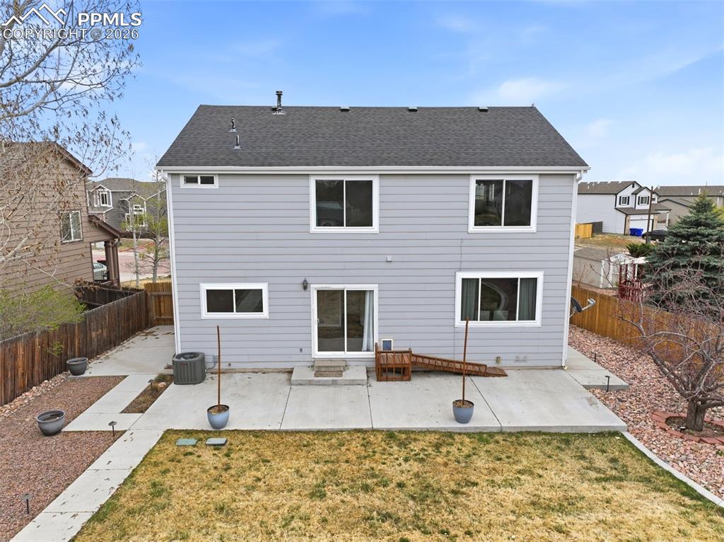 Image 31 of 42: Back of Structure