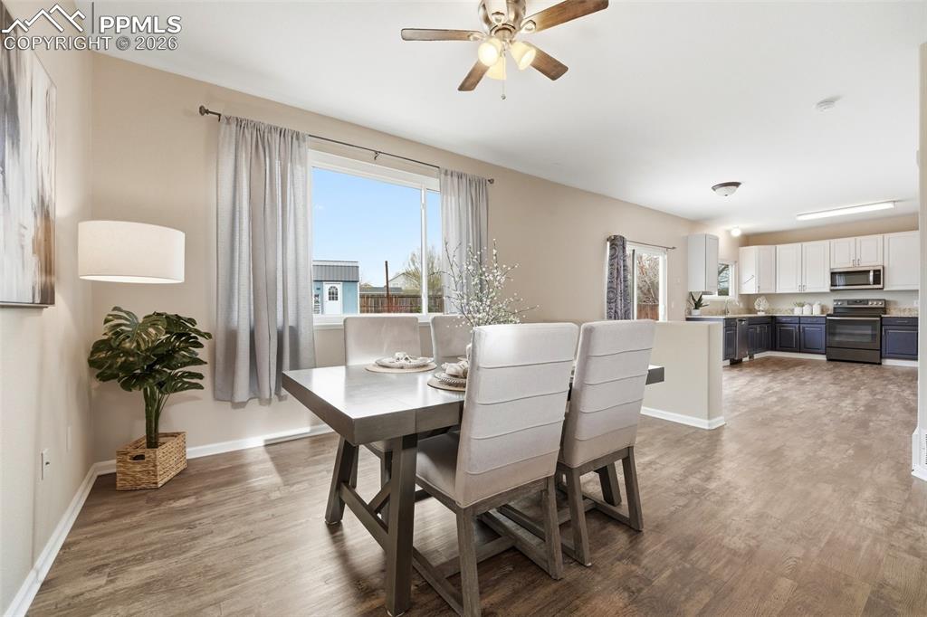 Image 7 of 42: Dining Area