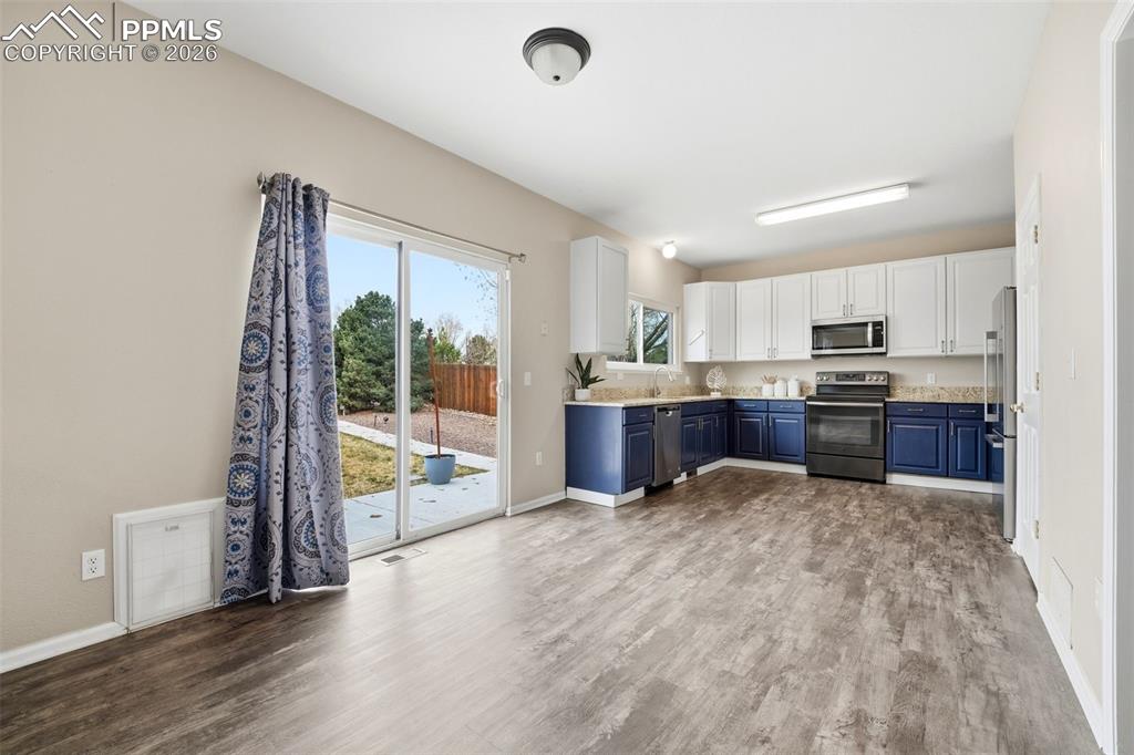 Image 8 of 42: Kitchen