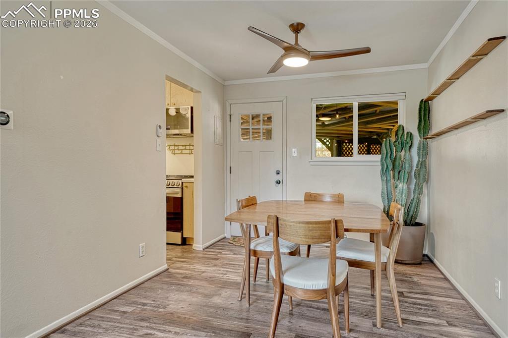 Image 10 of 34: Dining Area