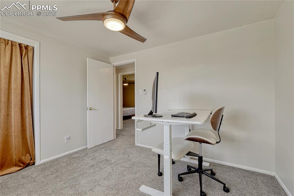 Image 17 of 34: Office