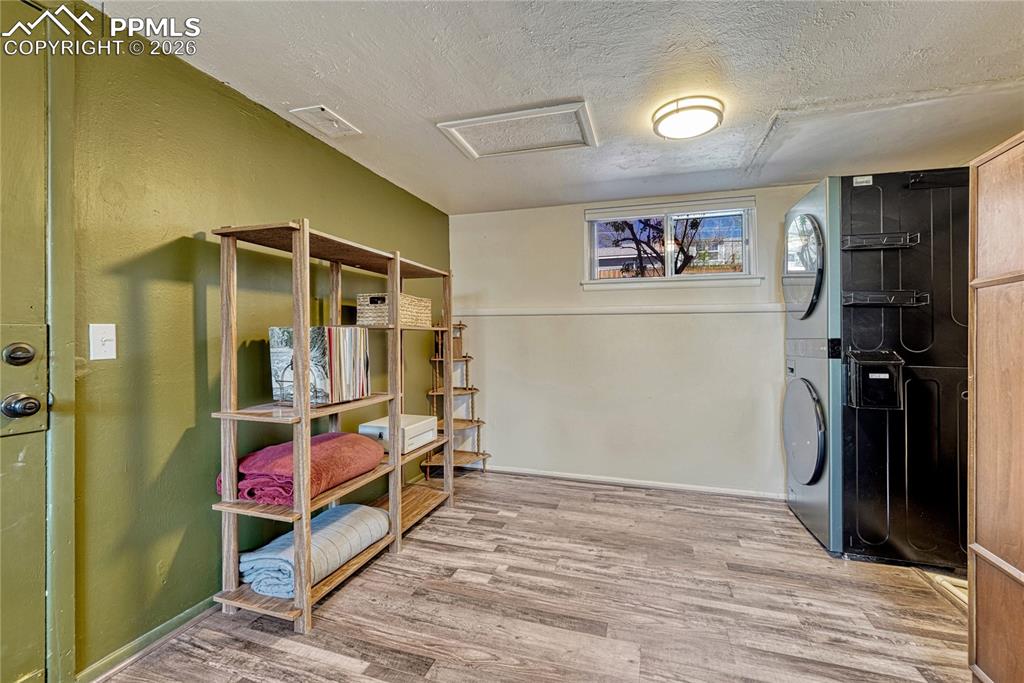 Image 22 of 34: Storage