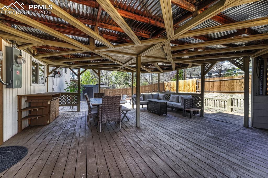 Image 24 of 34: Deck