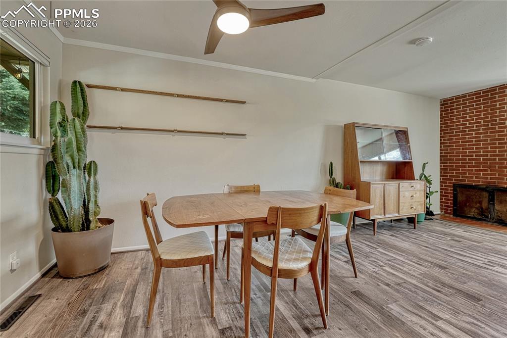 Image 3 of 34: Dining Area