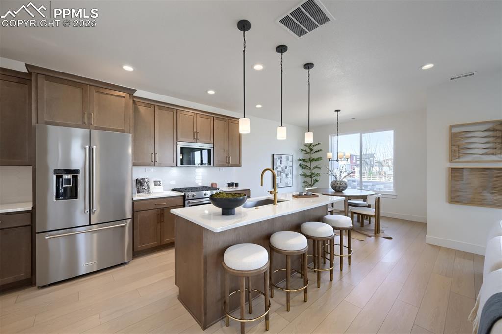 Image 5 of 13: Kitchen