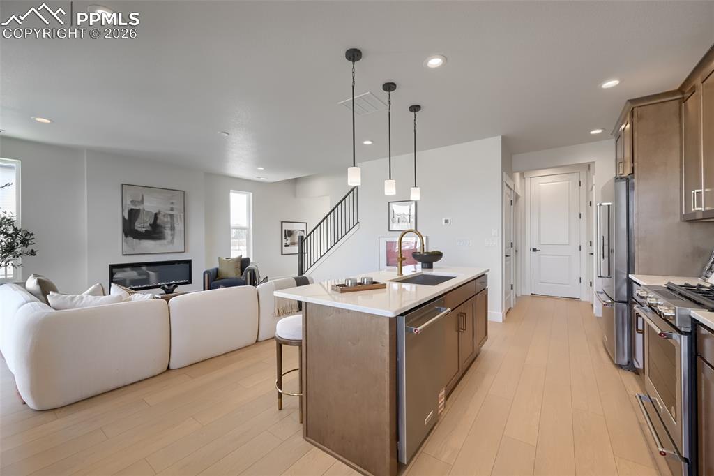 Image 6 of 13: Kitchen