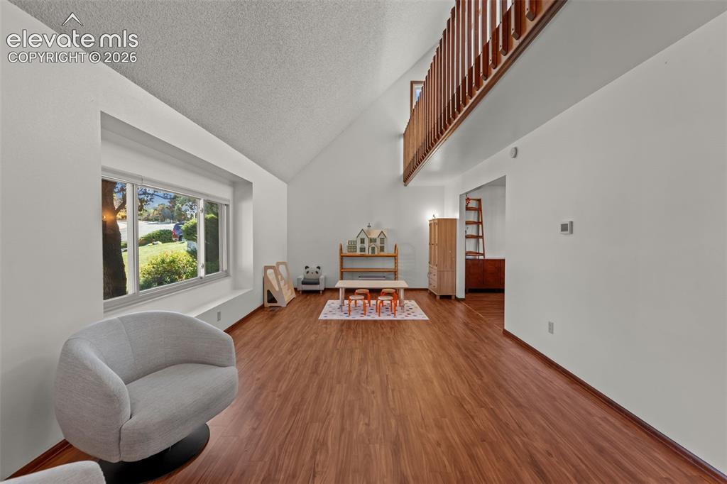 Image 5 of 47: Sitting Room