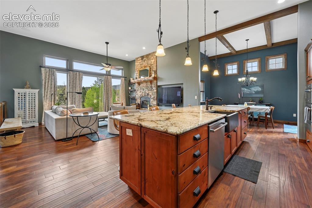 Image 12 of 48: Kitchen